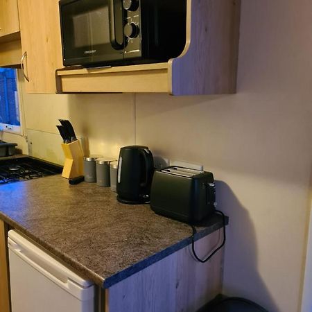 Cosy, Family Caravan Near The Beach Clacton-on-Sea Eksteriør bilde