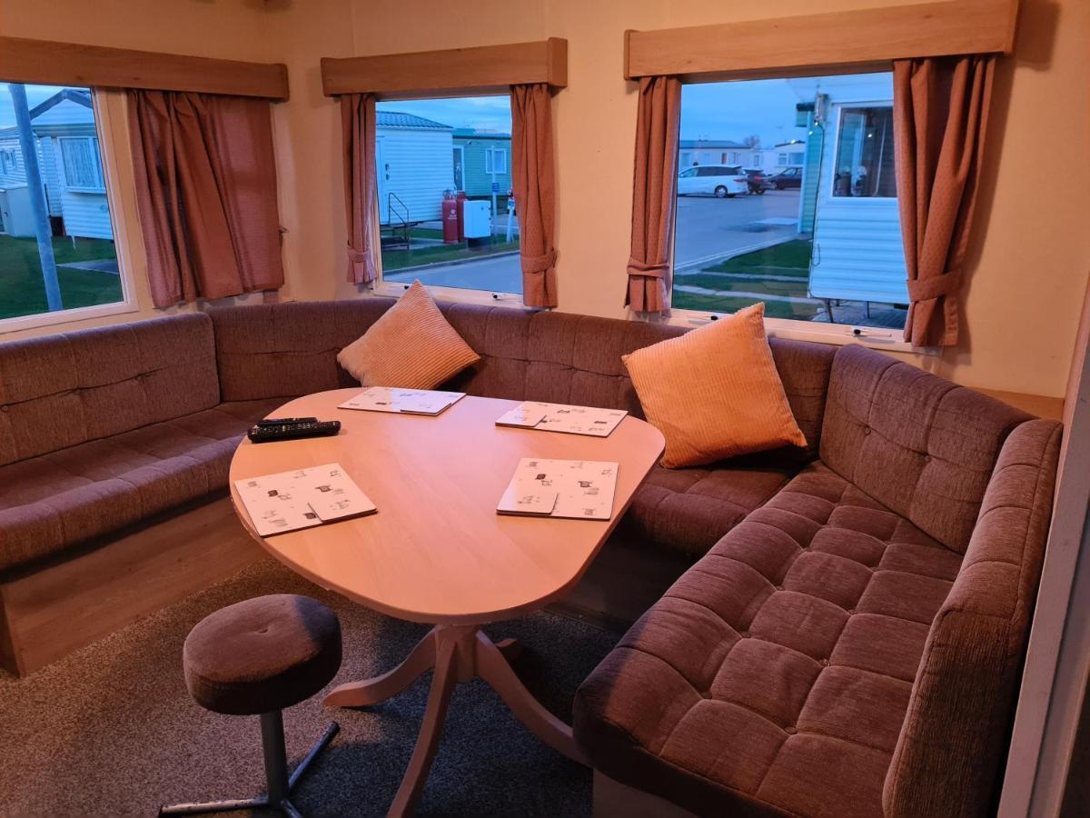 Cosy, Family Caravan Near The Beach Clacton-on-Sea Eksteriør bilde