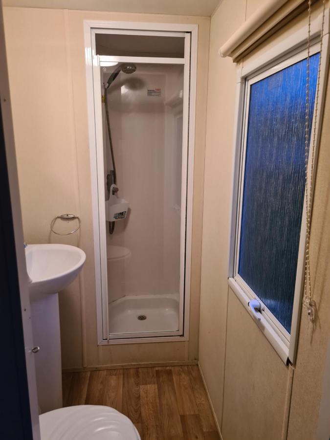 Cosy, Family Caravan Near The Beach Clacton-on-Sea Eksteriør bilde