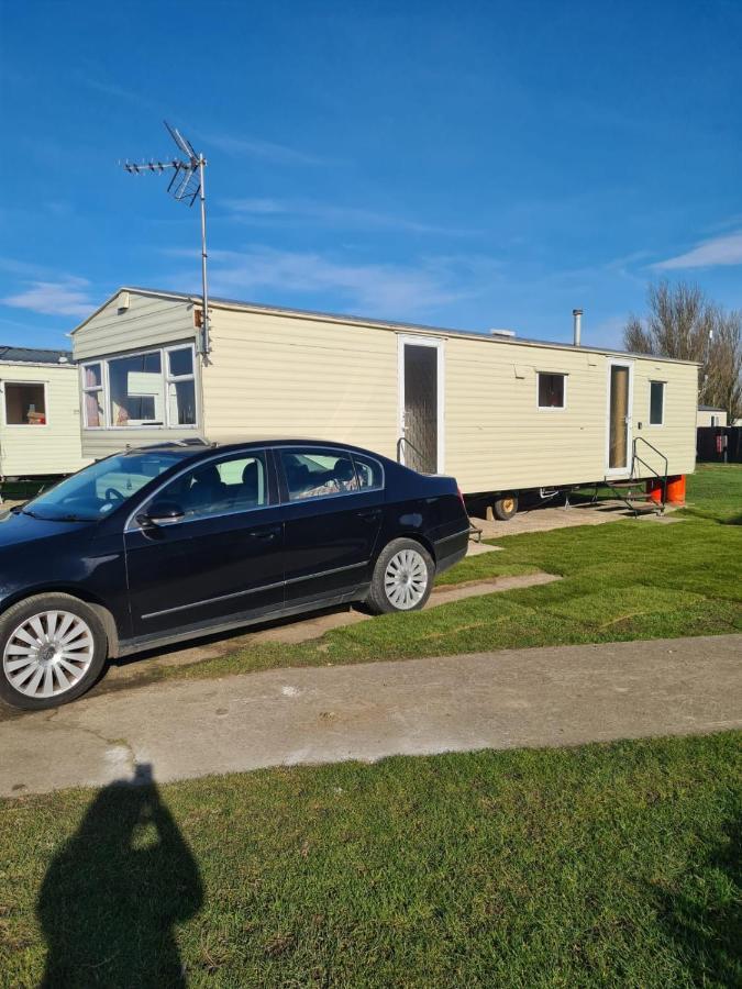 Cosy, Family Caravan Near The Beach Clacton-on-Sea Eksteriør bilde